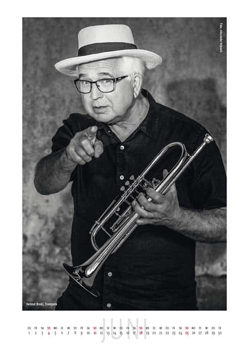 Portraitfoto eines Trompeter im Fotostudio