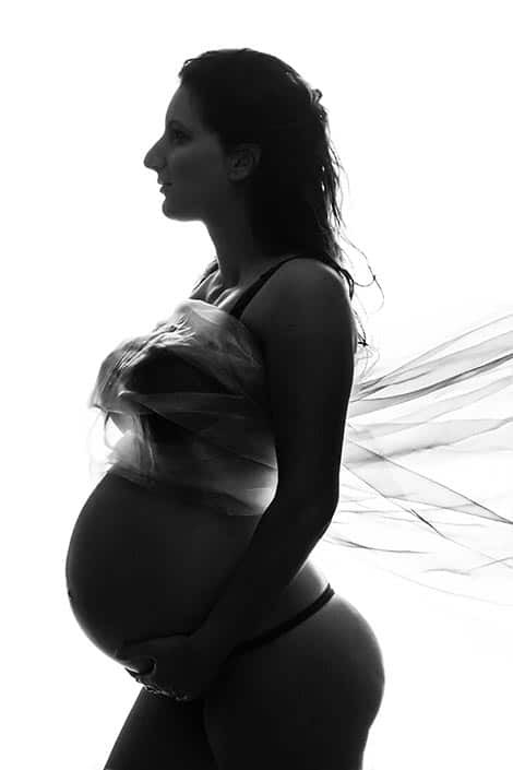 Ein sehr künstlerisches Foto eines Schwangerschaftsbauch