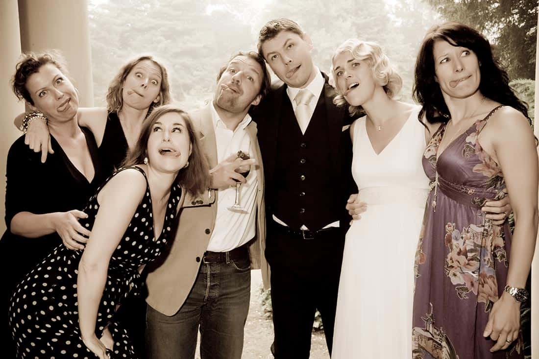 Hochzeitsgesellschaft - Gruppenfoto - sehr lustig